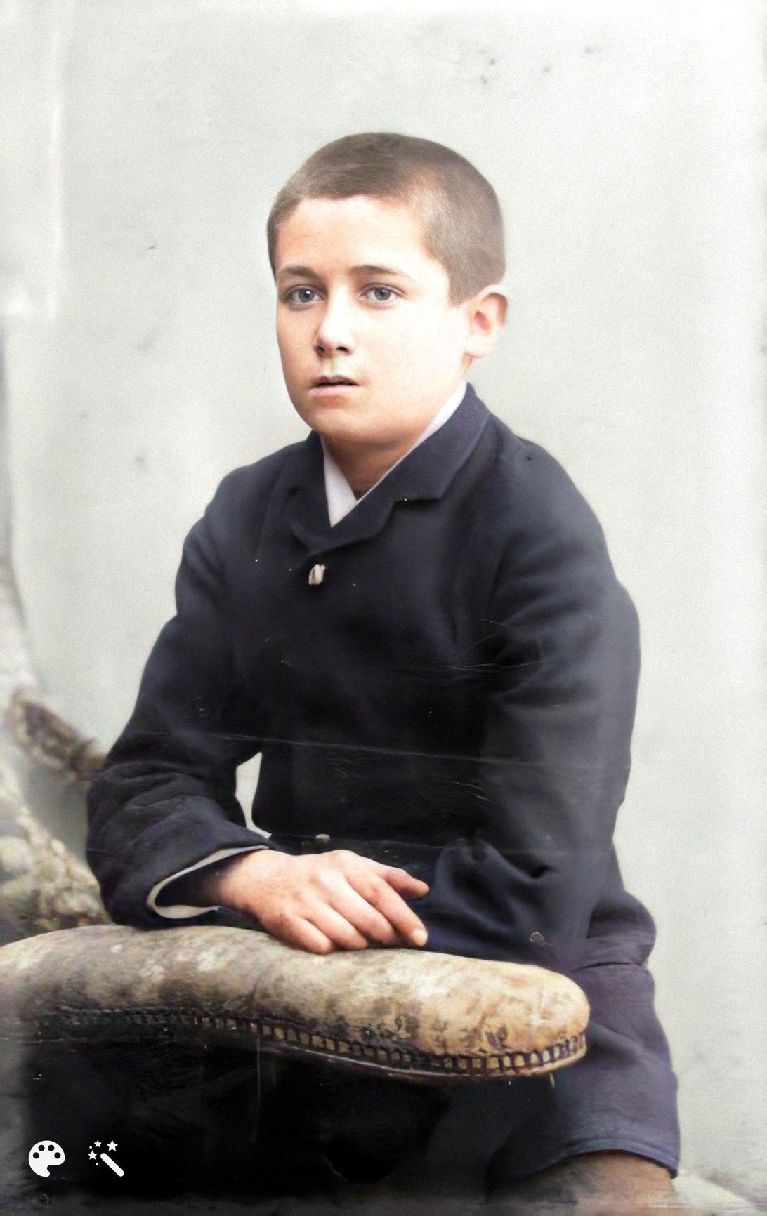 Alphonse Patureau. Hij stierf als oorlogsheld zonder zijn vader ooit terug te zien. Foto ingekleurd en verbeterd door MyHeritage.