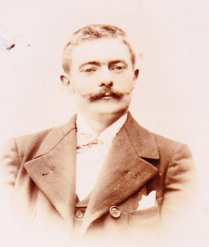 Alfred Duvivier Alfred Duvivier, le frère de Désiré, qui disparut en 1914