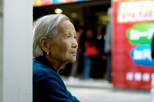 Une vieille dame en Chine Image: Flickr http://bit.ly/14Tv2Ko