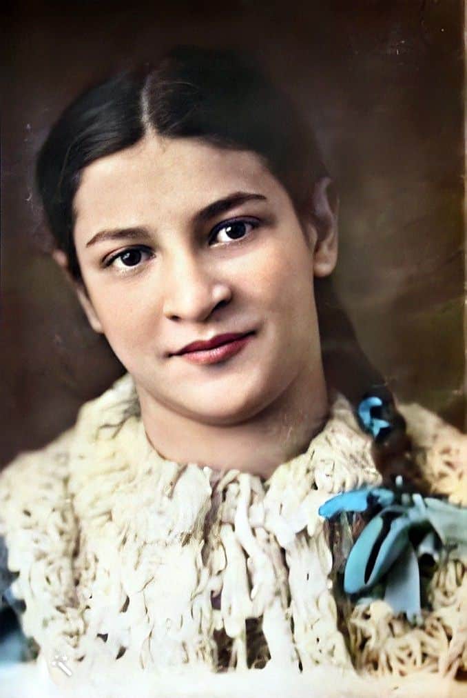 Fania (Francesca). Photo améliorée et couleurs restaurées par MyHeritage