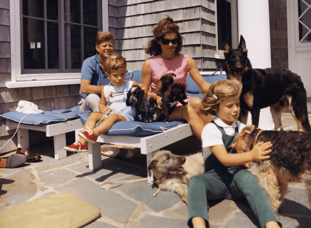 JKF et sa famille à Hyannis Port en 1963