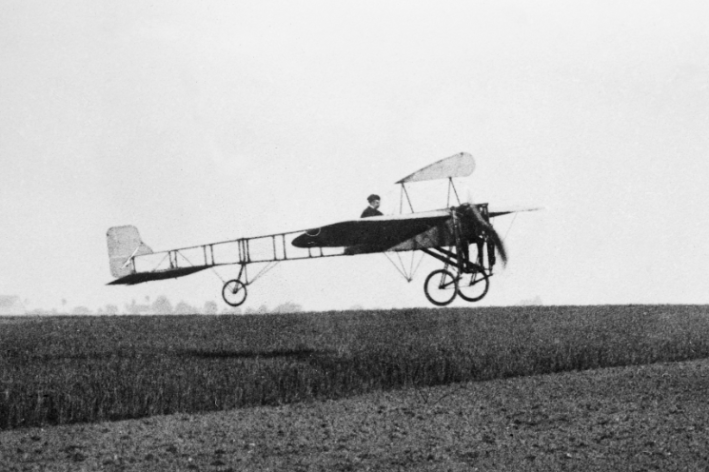 Louis Blériot en vol, 1909.