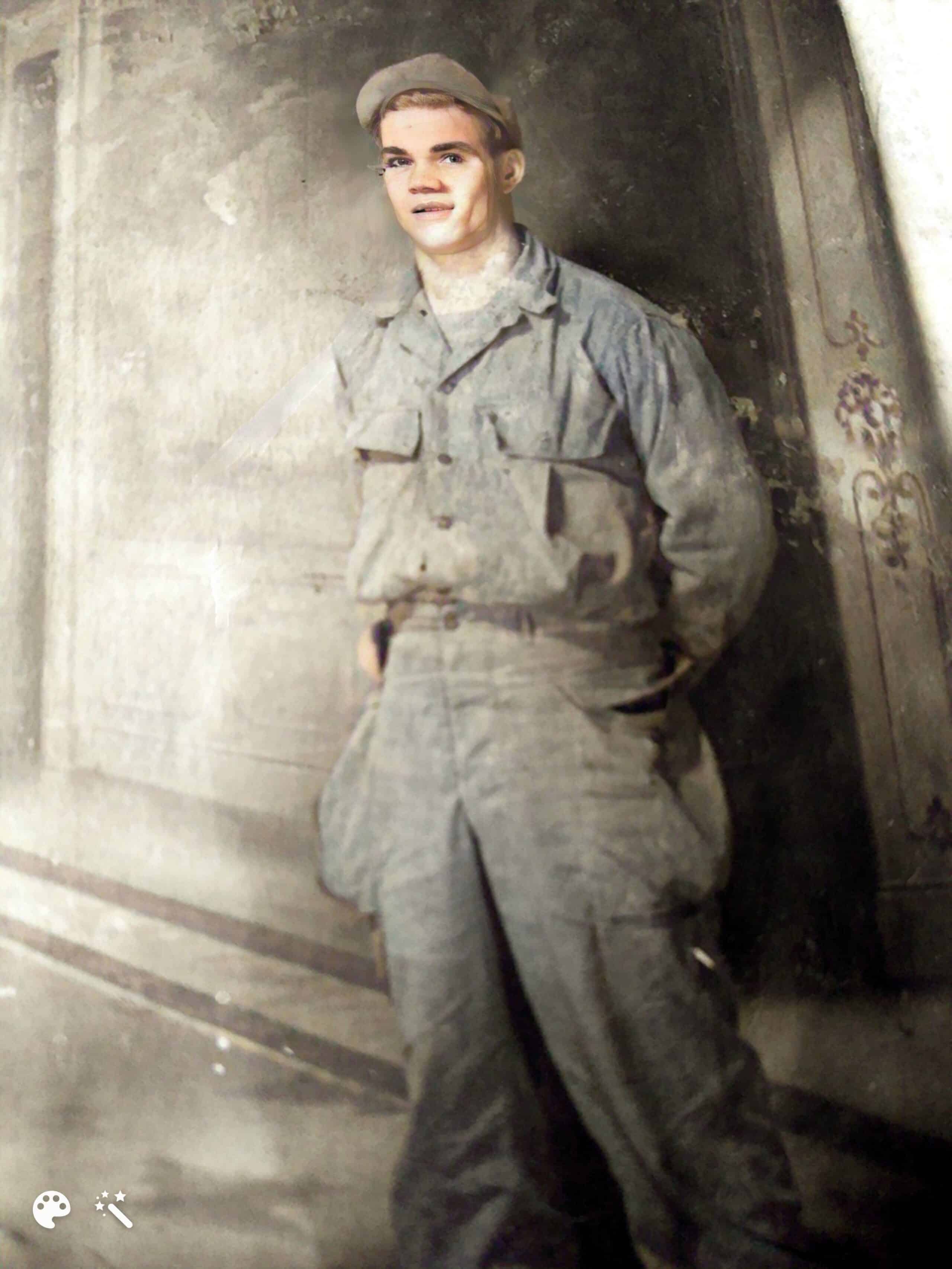 Wallace Schroeder, 4 juillet 1944 en France. Photo améliorée et colorisée par MyHeritage.