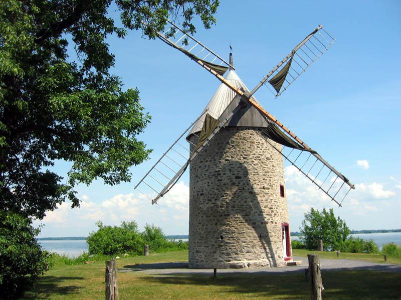 Moulin à vent Moulin à vent de Pointe-du-Moulin (Michel Larocque)